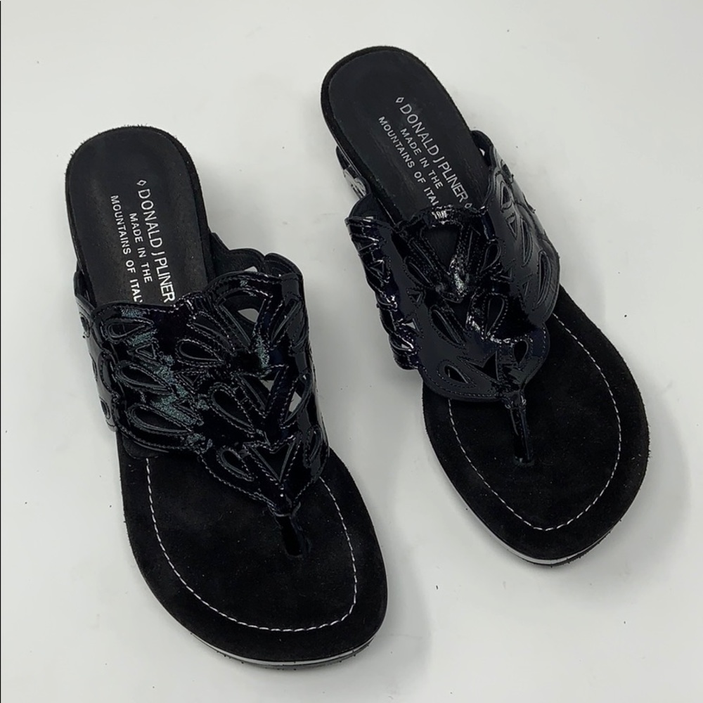 Donald J Pliner Black Flop Flop Sandals Size 7